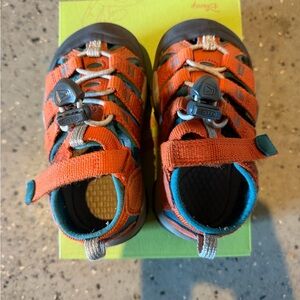 Keen Newport H2 Kids' Vibrant Orange and Teal Sandals